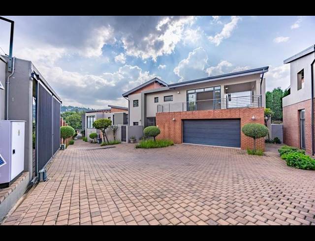 3 BEDROOM CLUSTER FOR SALE IN WATERKLOOF HEIGHTS